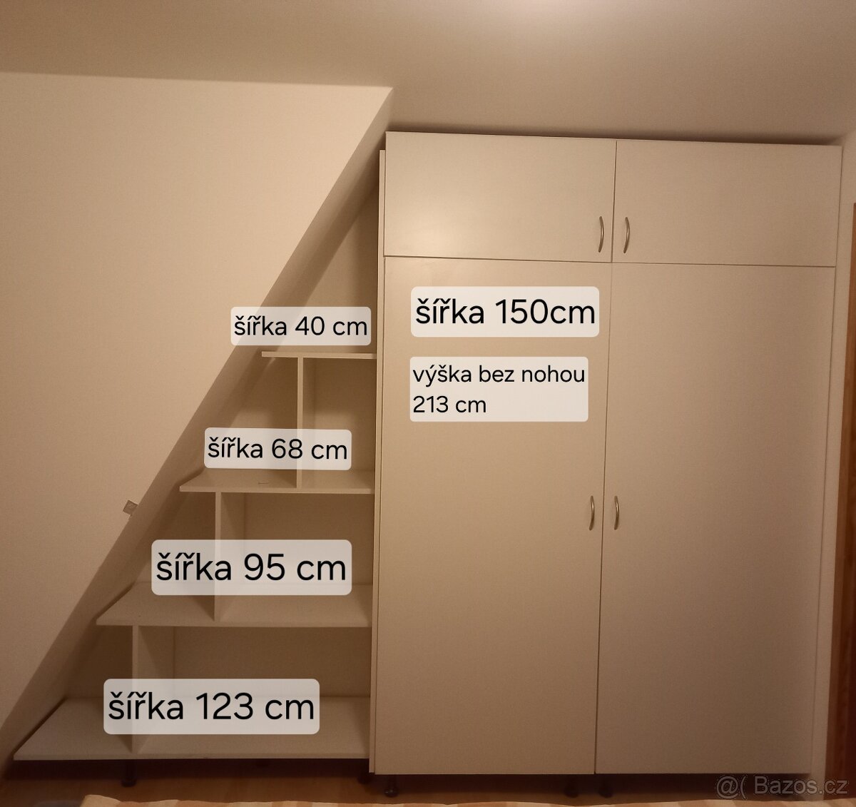 velká bílá šatní skříň + policový díl pod šikminu