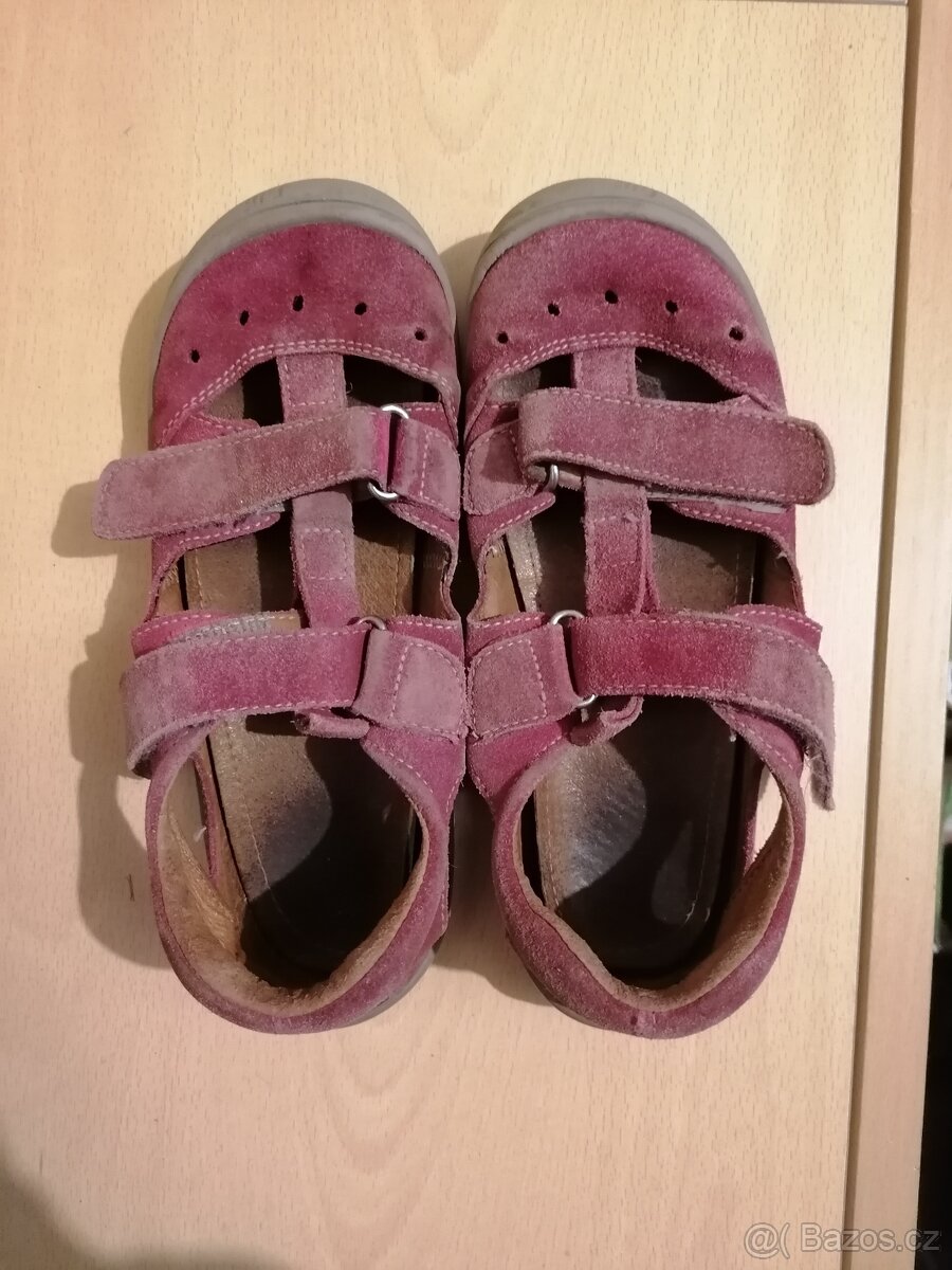 Barefoot Filii sandálky 32