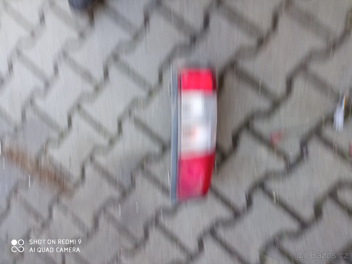 Prodám světlo Nissan Navara D22