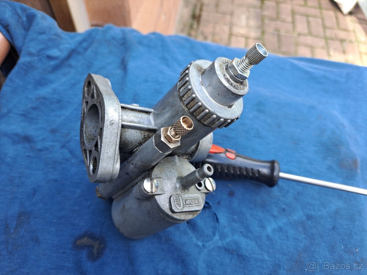 CZ 175 502 prase karburátor Jikov 2924SB11 sytič