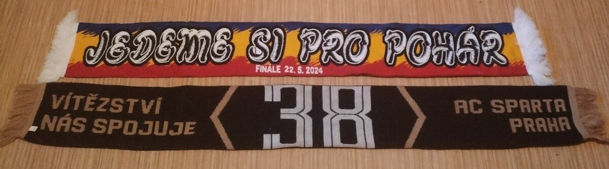2x Šála AC SPARTA PRAHA.