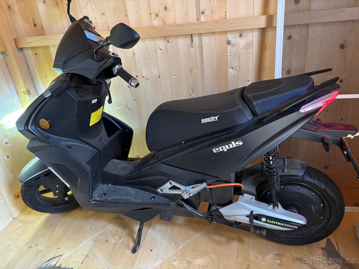 Skútr elektrický Hecht