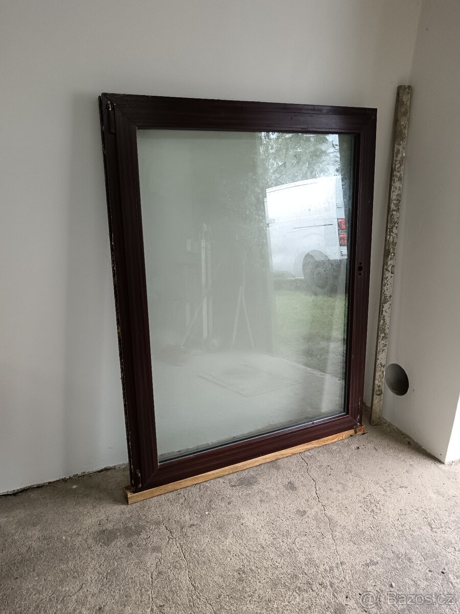 Prodám velké plastové okno