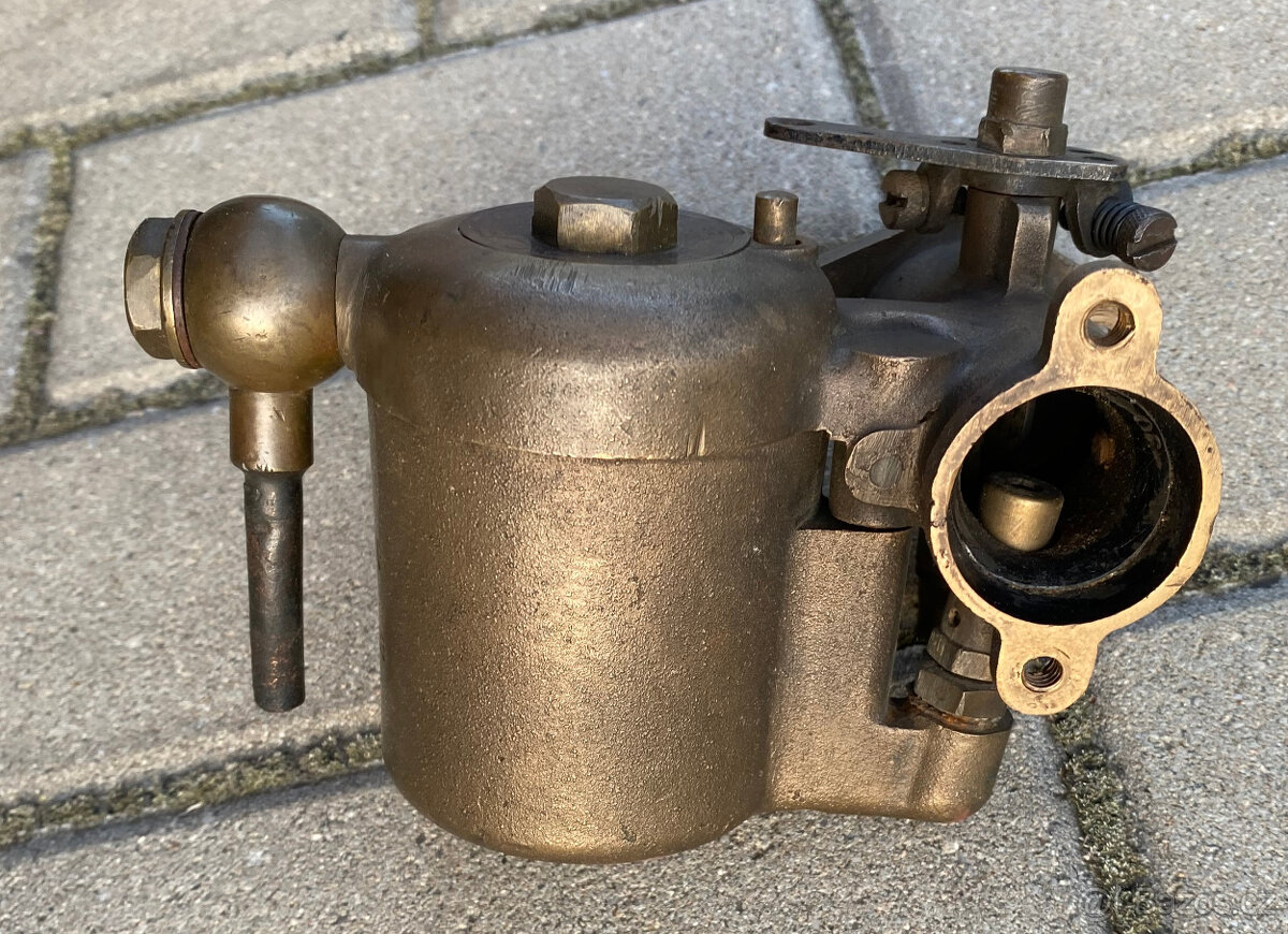 Bronzový karburátor Solex