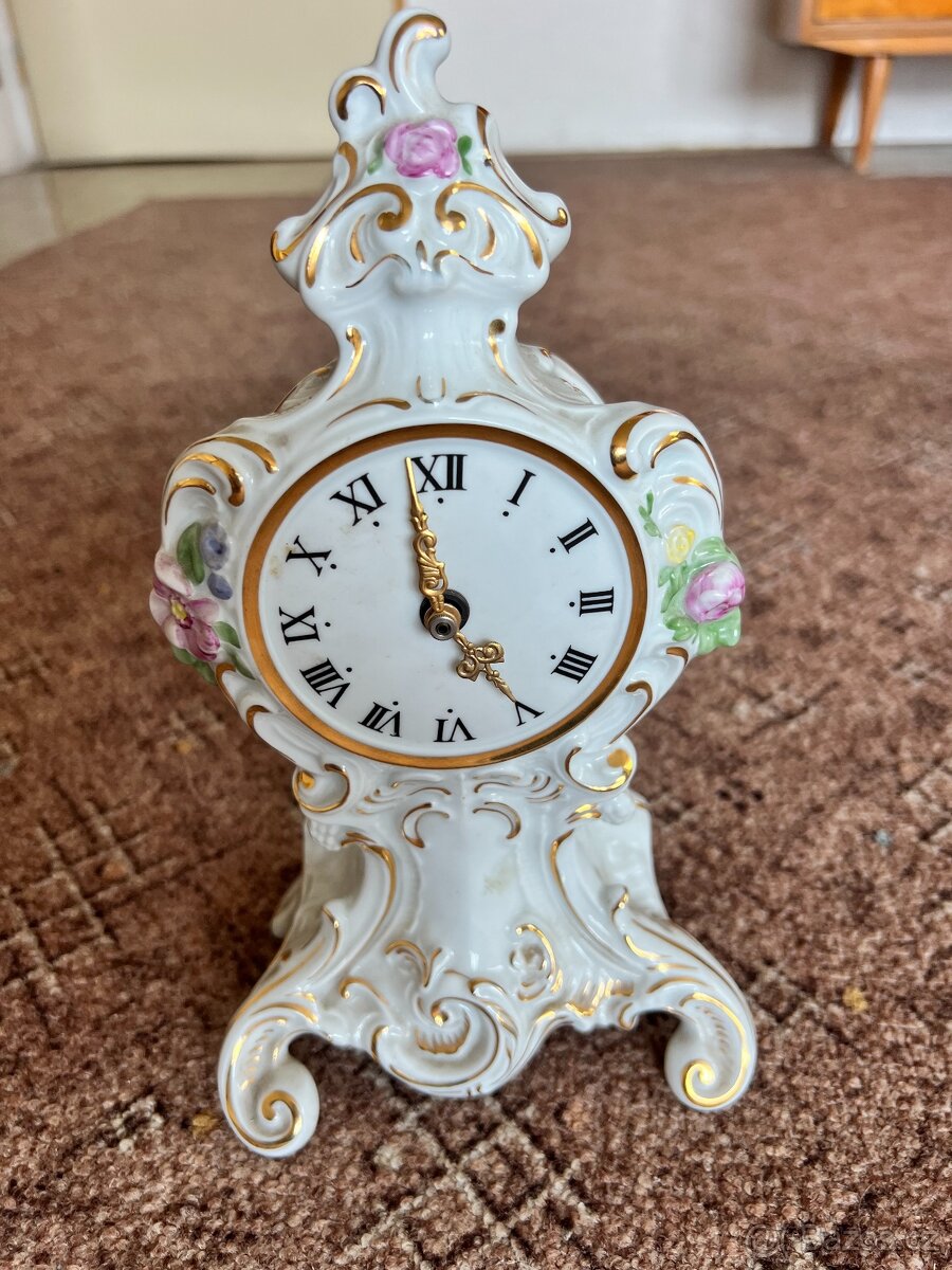 Zlacené porcelánové hodiny Belinda