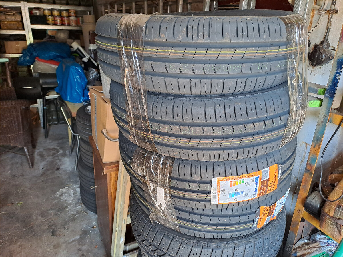 Sada 4 ks zcela nových letních pneu TRACMAX 185/65 R15 92T