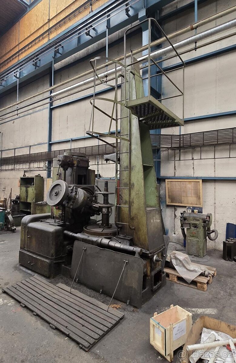 Odvalovací frézka TOS FO-10