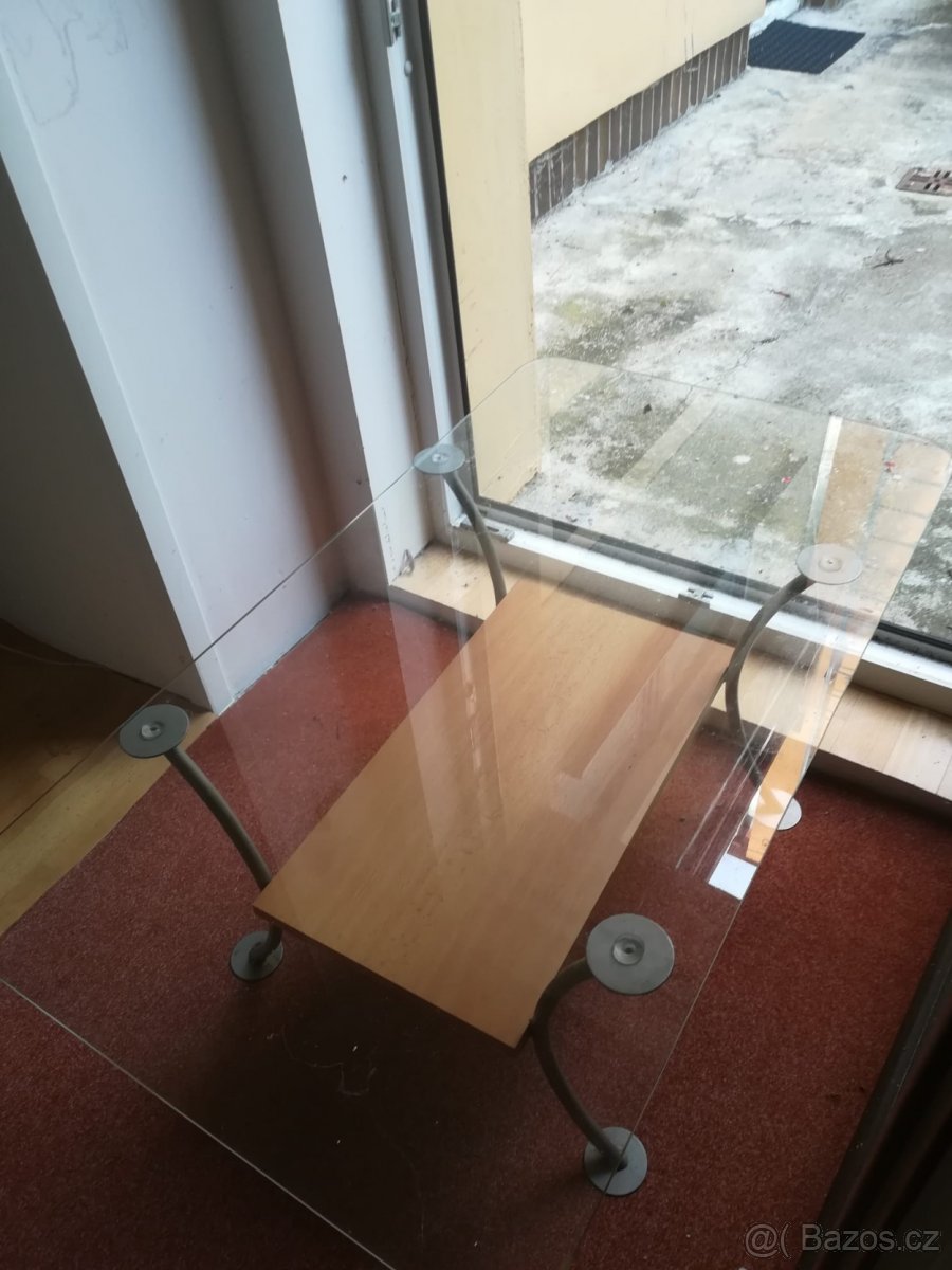 Prodám konferenční stolek