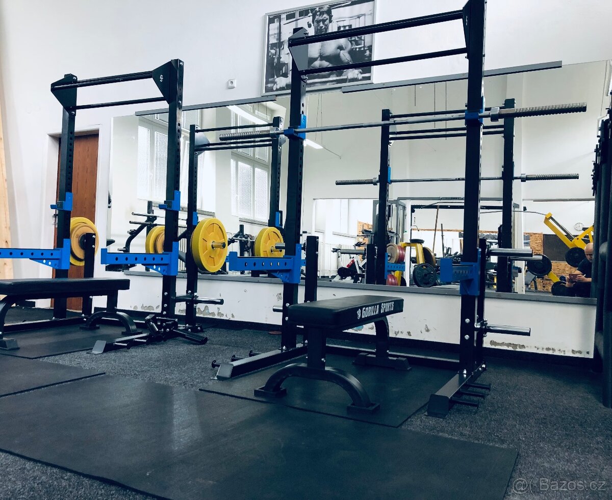 Half rack - posilovací stojan