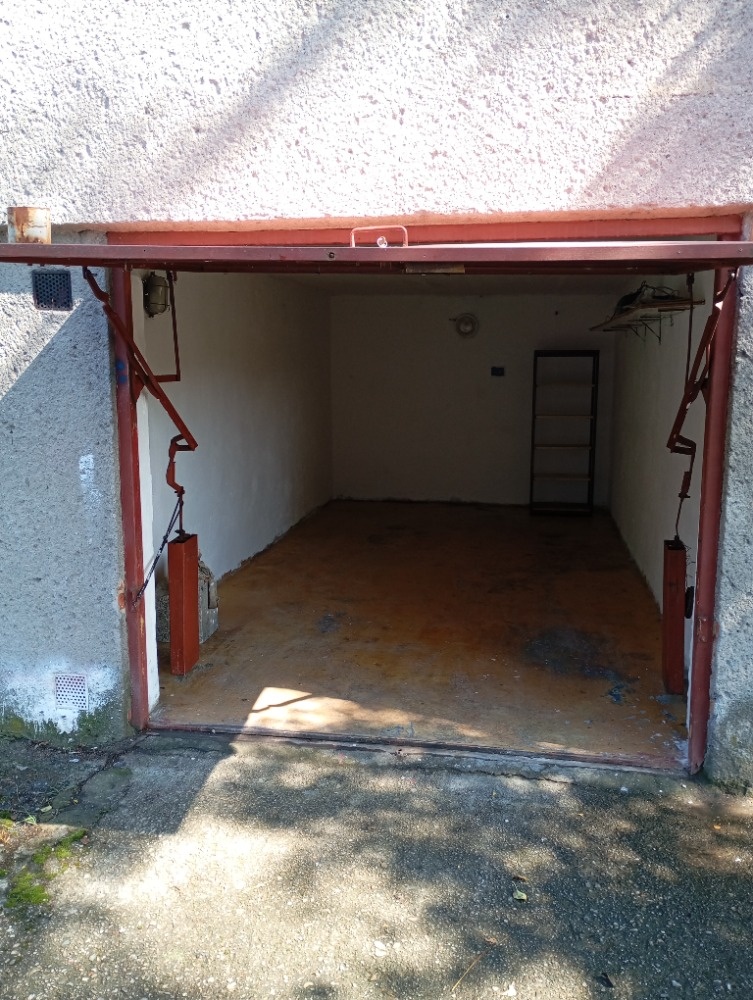 Garáž s elektřinou na prodej Ostrava Zábřeh