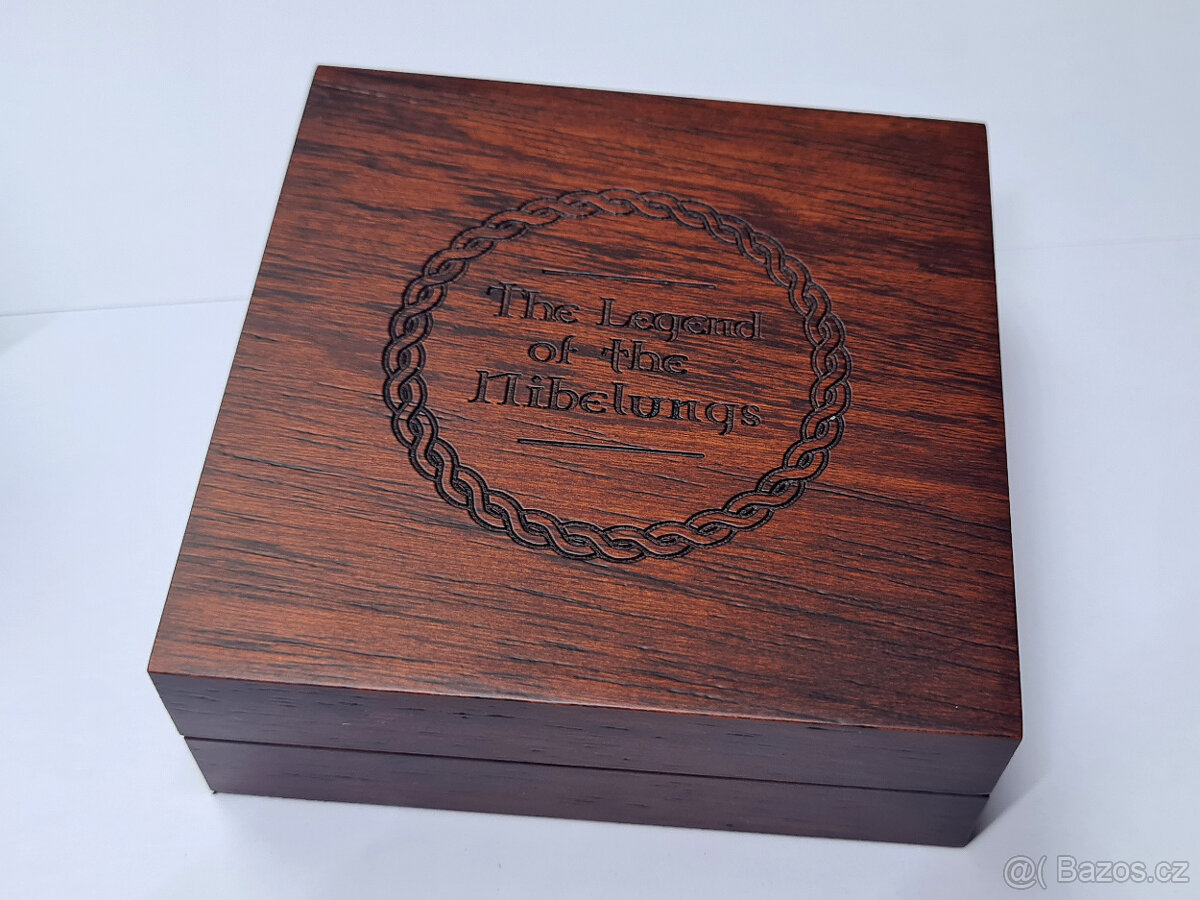 Sběratelská mince vyrobená z meteoritu Muonionalusta