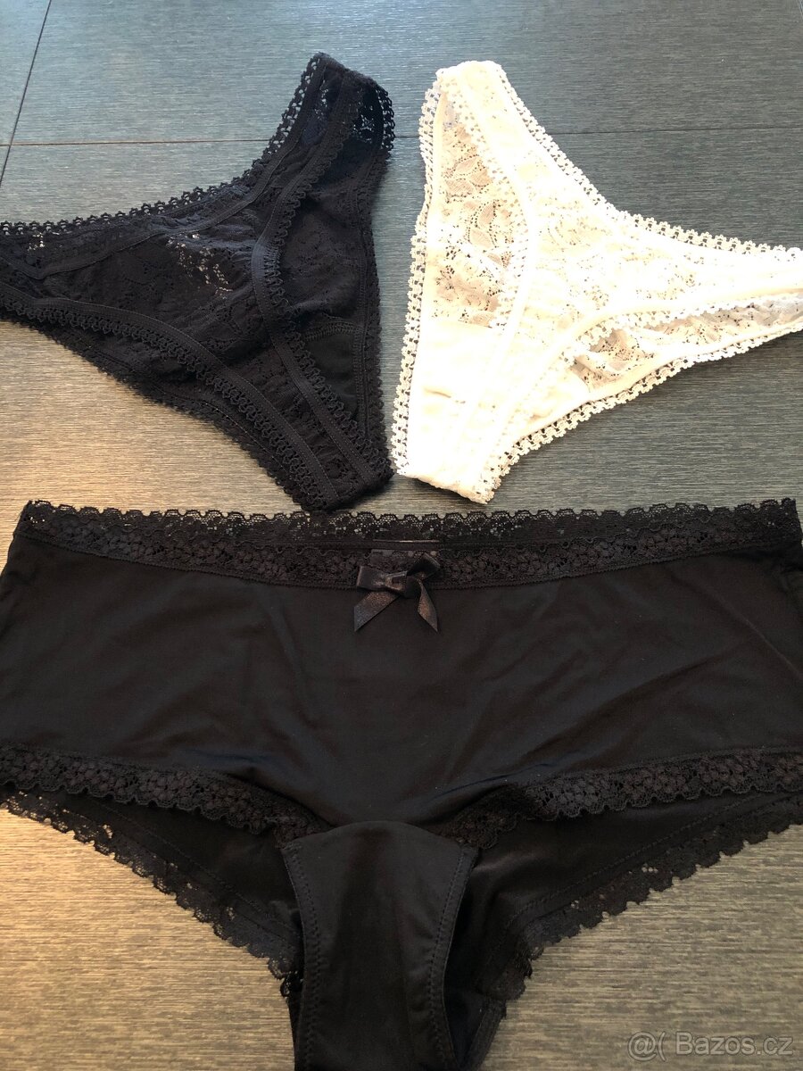 Dámské kalhotky ( 1x bílé + 2x černé )