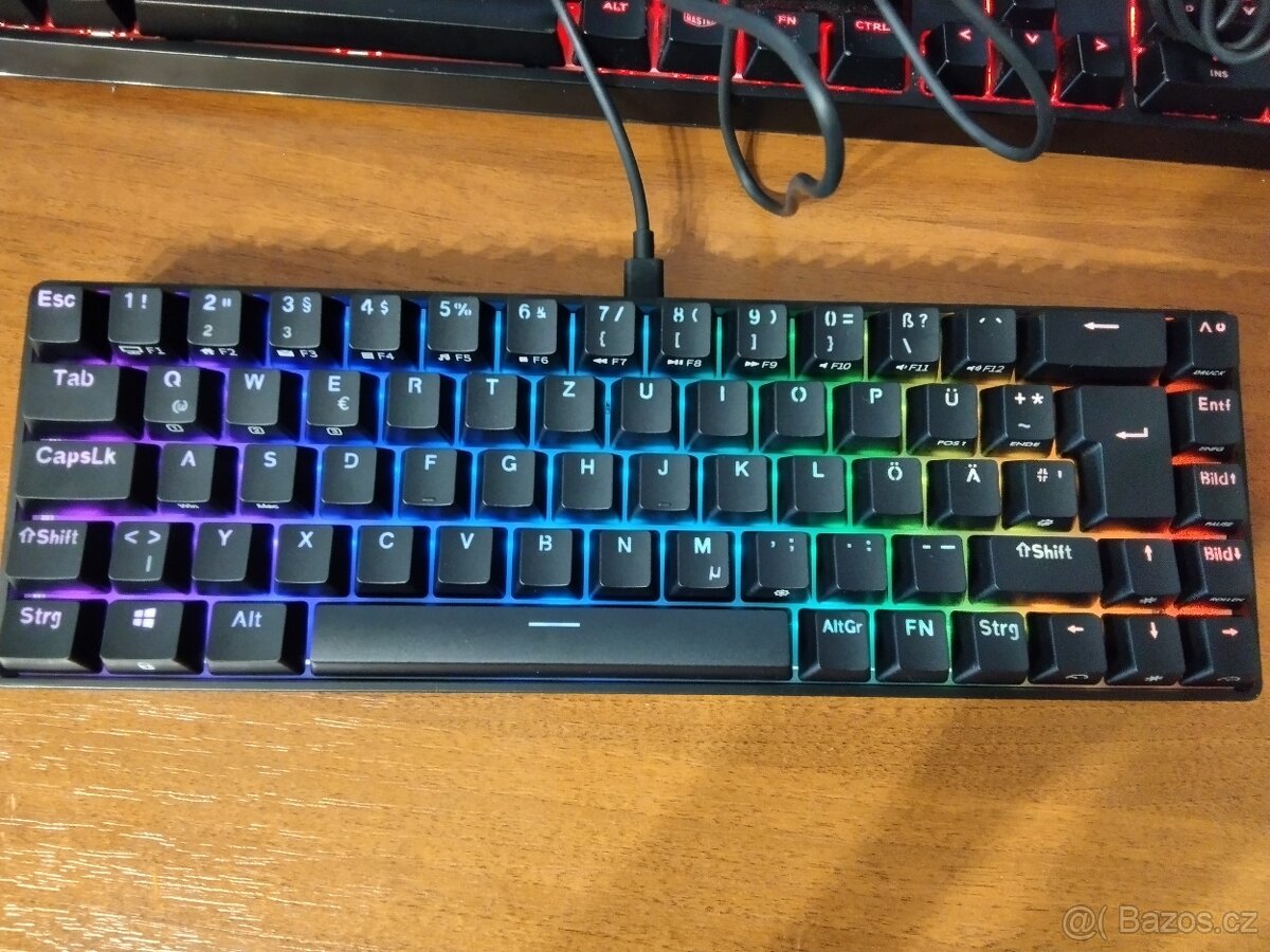 Mechanická klávesnice Royal Kludge RK61 - Red switch