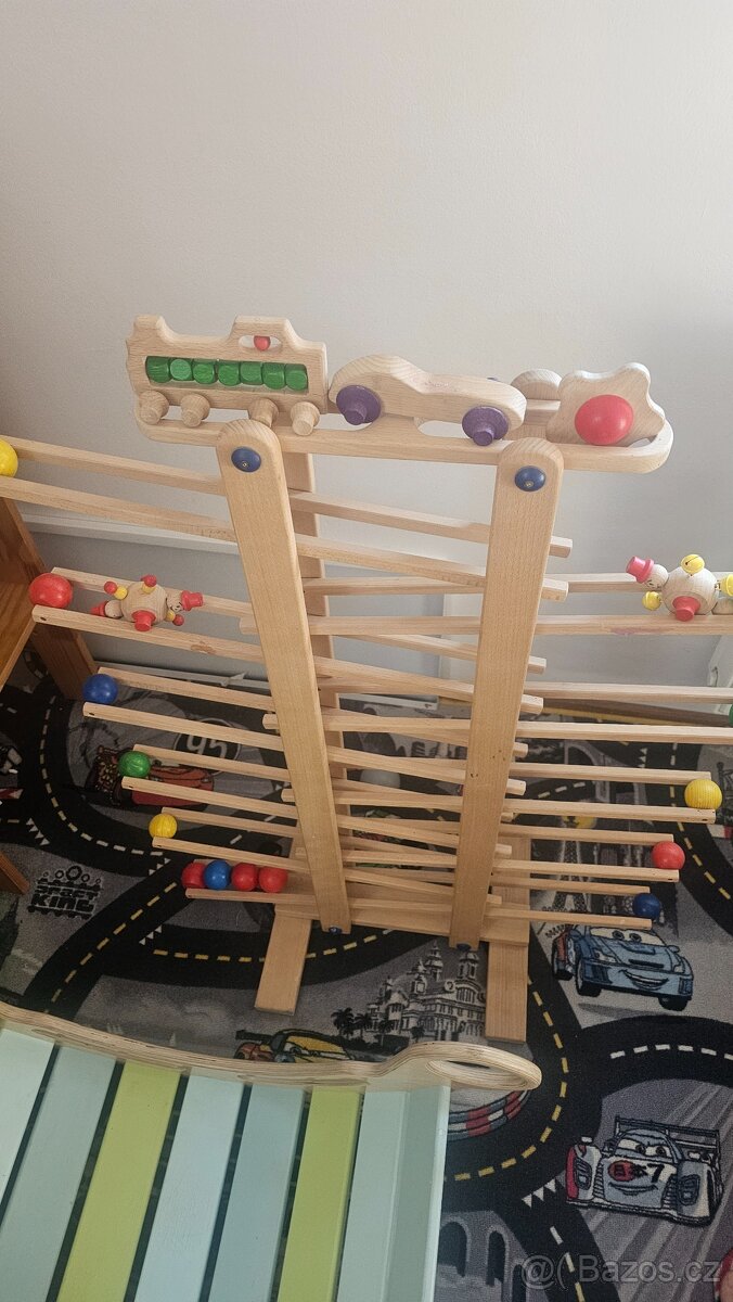 Dřevěná kuličková dráha