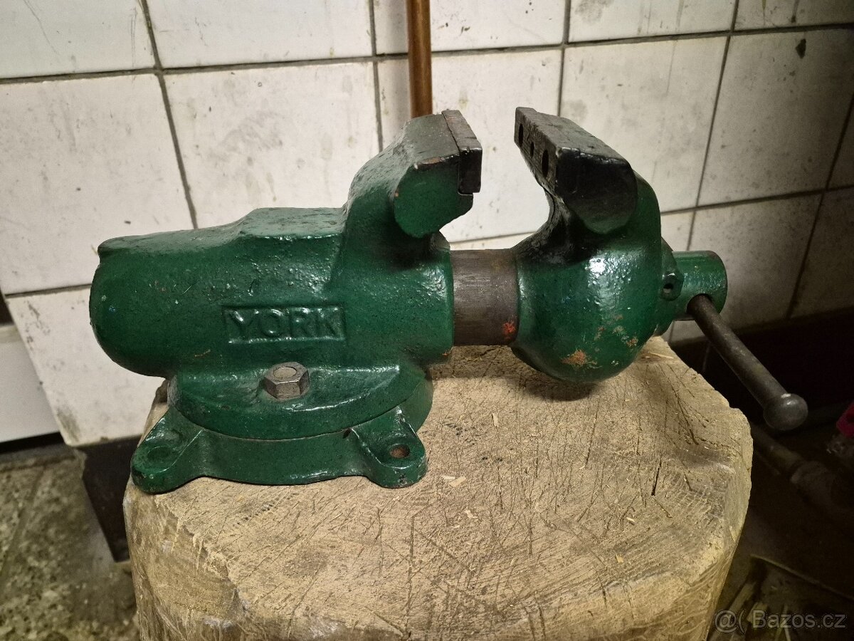 Svěrák YORK 100