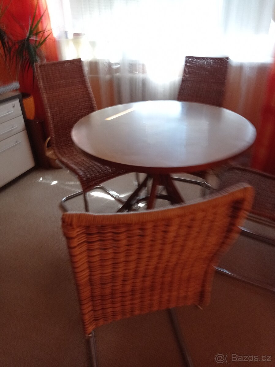 Stůl + 4 židle