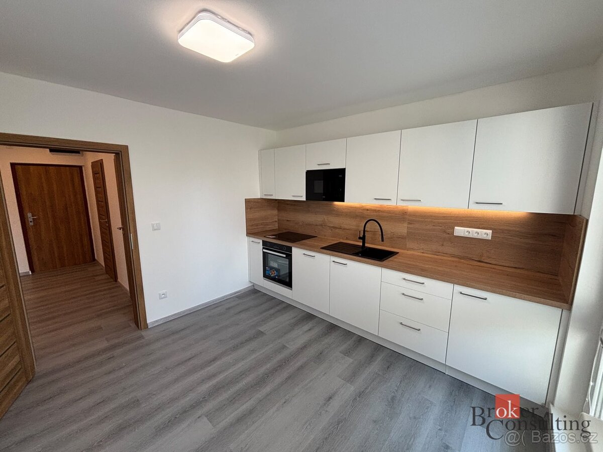 Pronájem, byty/3+1, 65 m2, Na Obvodu 1102/49, 70300 Ostrava,