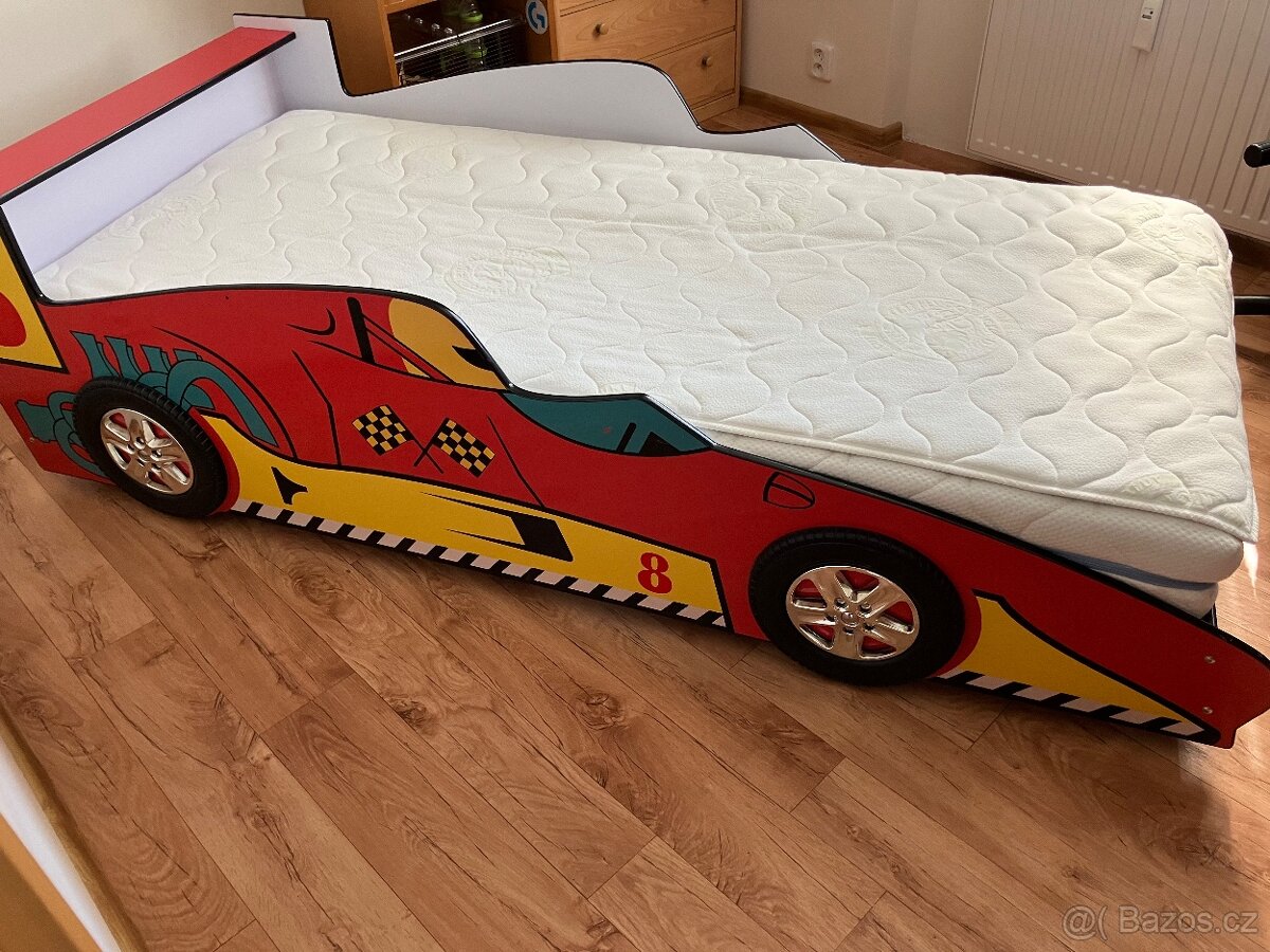 Dětská postel auto
