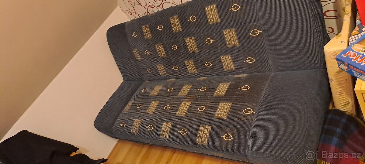 Prodám rozkládací gauč a k němu křesla