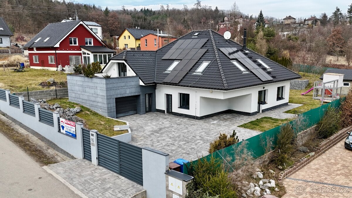 Moderní dům 6+kk + 2+kk, Čerčany, 30km od Prahy