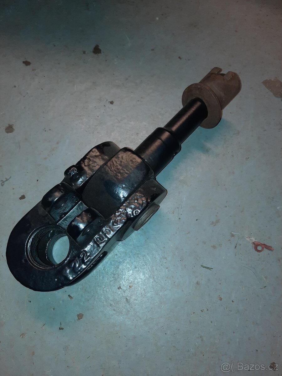 závěs přívěsu tažné zařízení traktor, valník v3s atd...