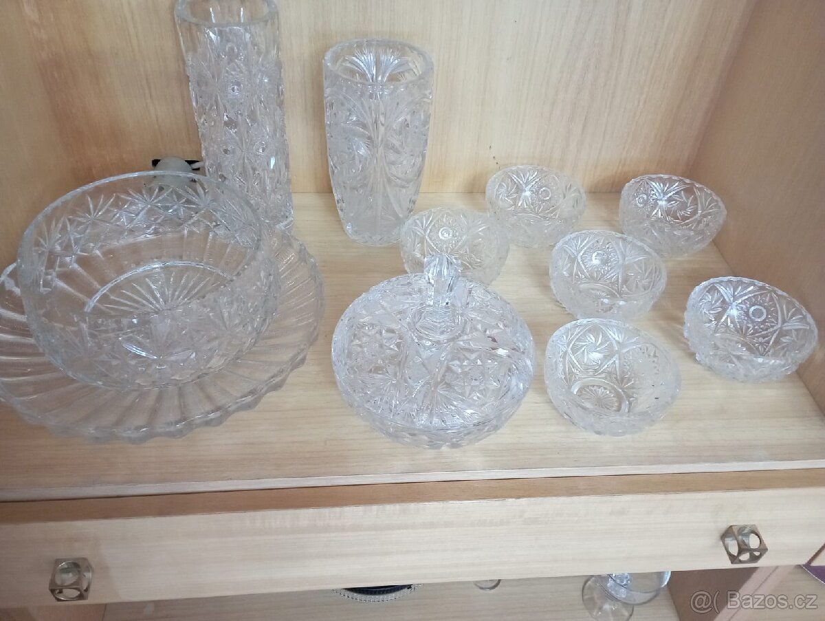Porcelán a sklo