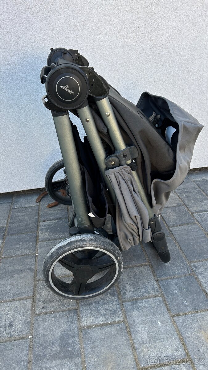Sportovní kočárek šedý Babydesign