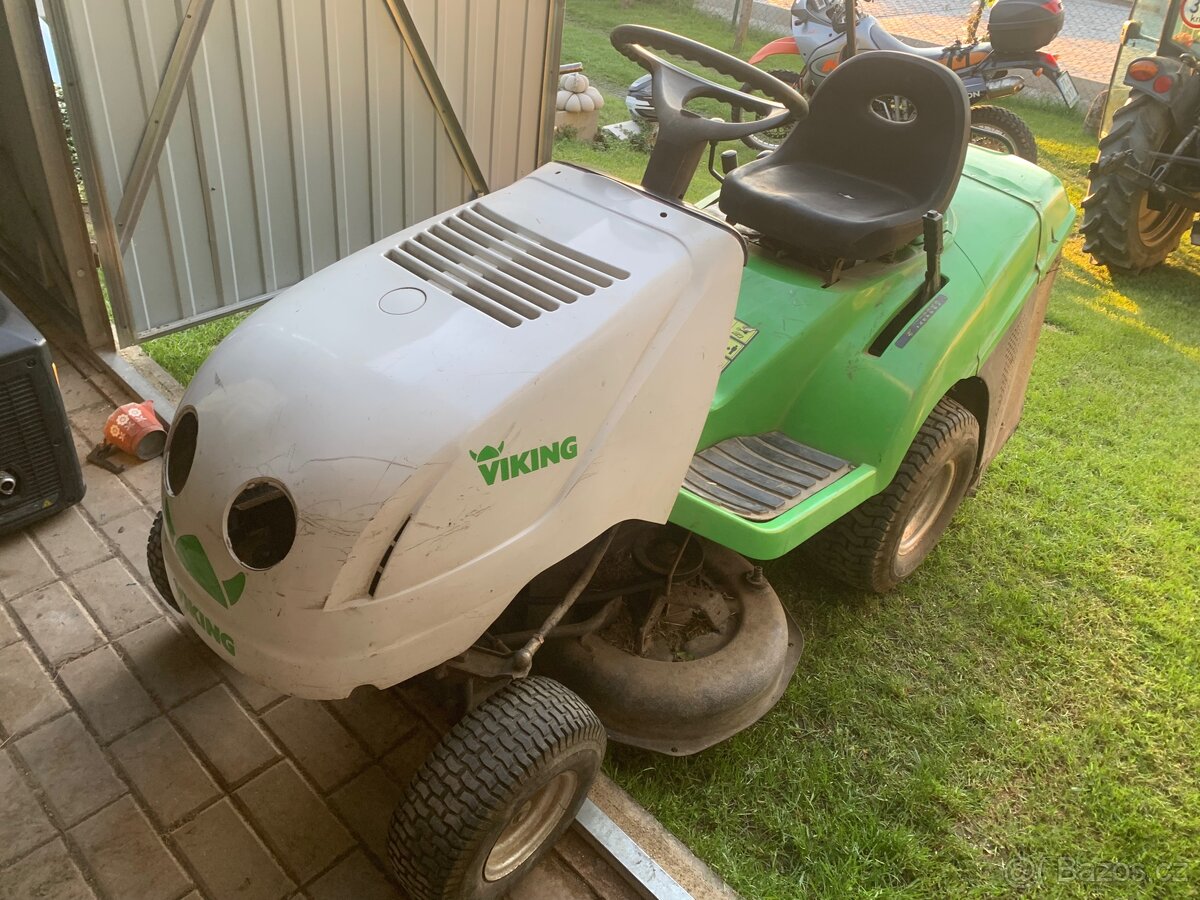 Zahradní sekáči traktor, traktůrek Viking MT 580