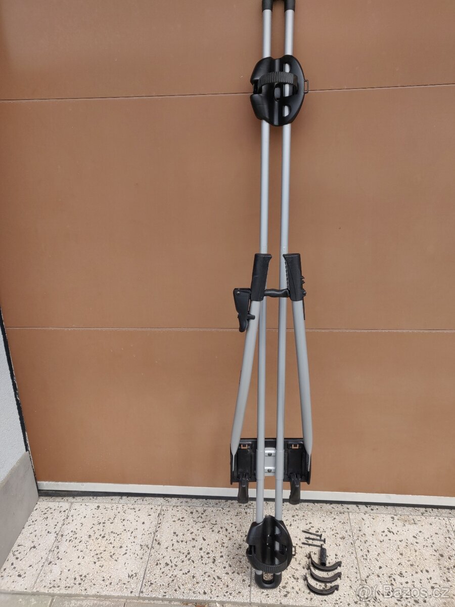 střešní nosičeThule