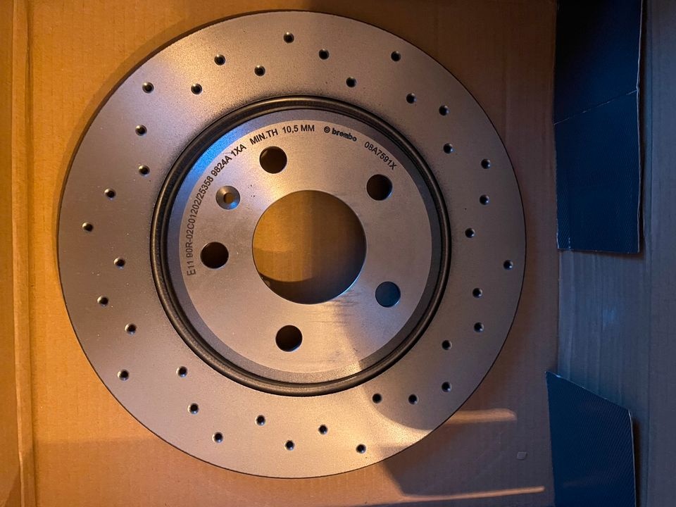 Audi a5 zadní děrované kotouče BREMBO