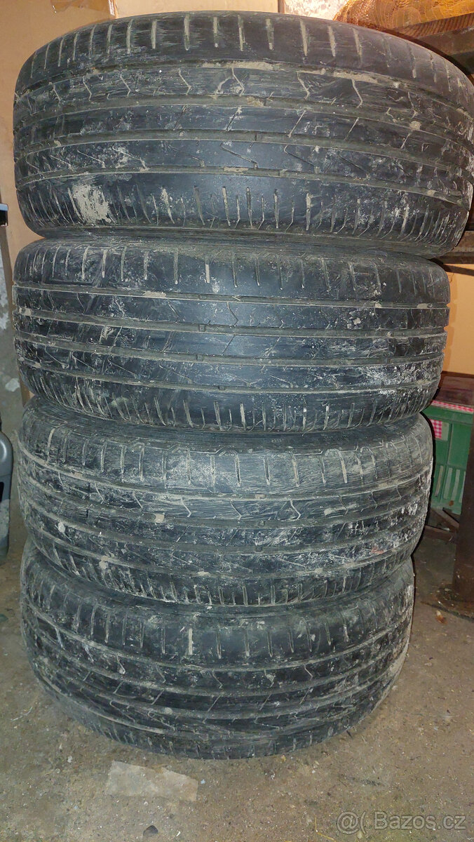 Prodám sadu letních pneu Hankook 195/55/15