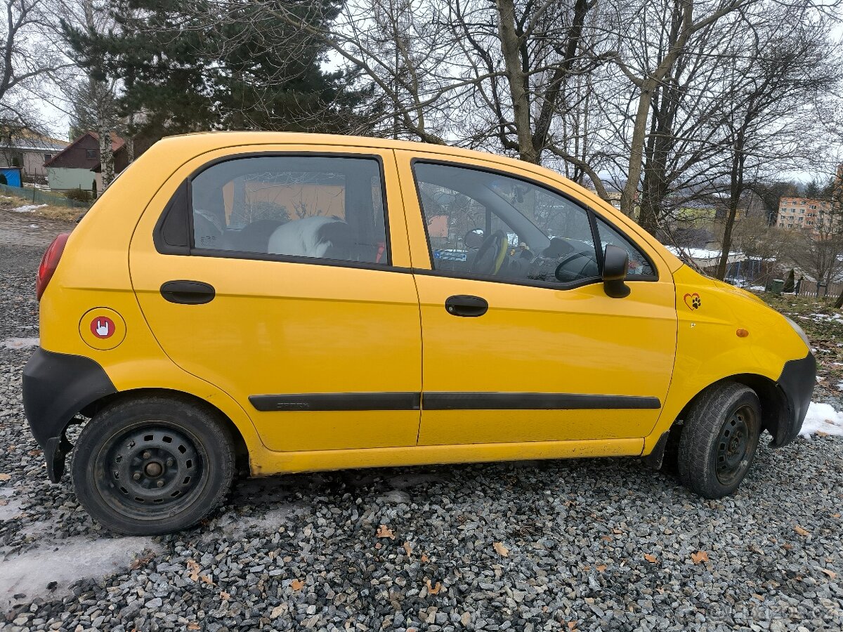 prodám AUTO CHEVROLET SPARK