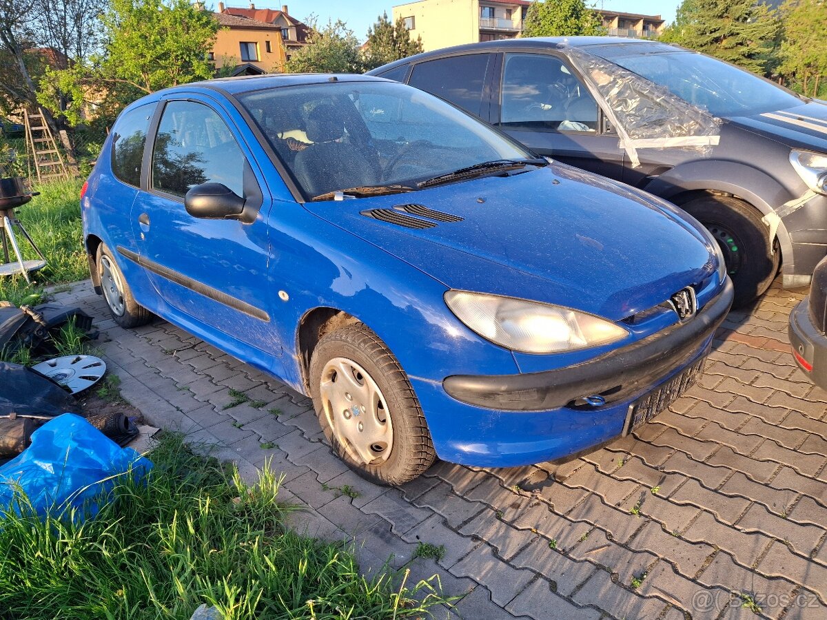 Prodám díly na Peugeot 206