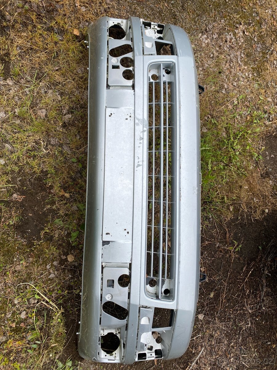 Volkswagen T5 Přední nárazník