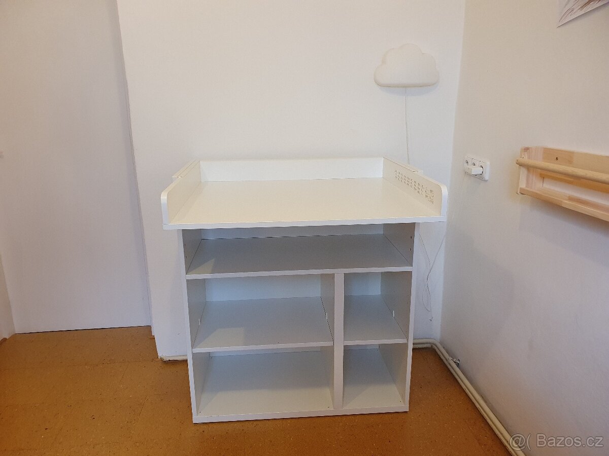 Přebalovací pult IKEA