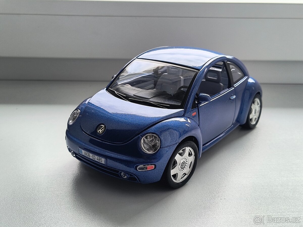 Model VW New Beetle, Bburago 1:18 včetně krabice