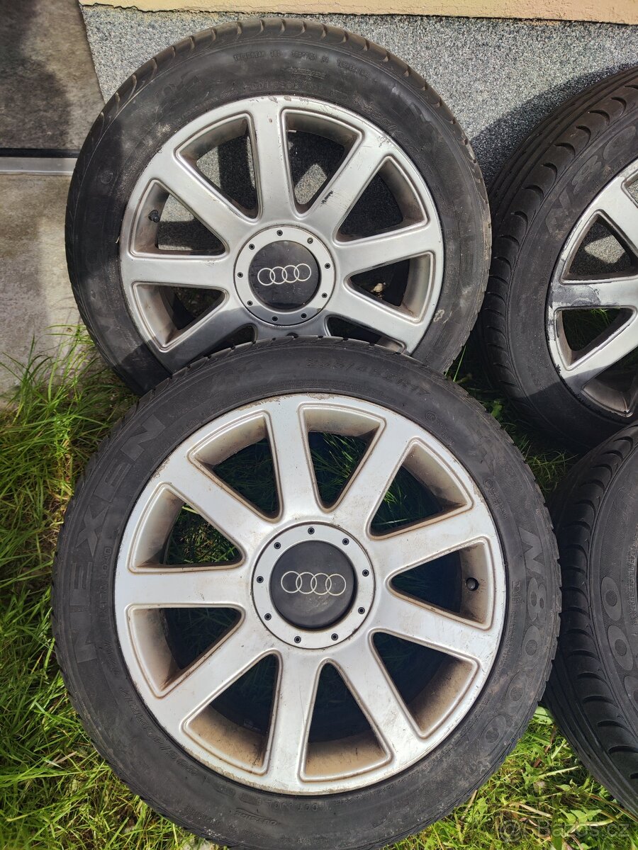 Audi kola 235/45 R17