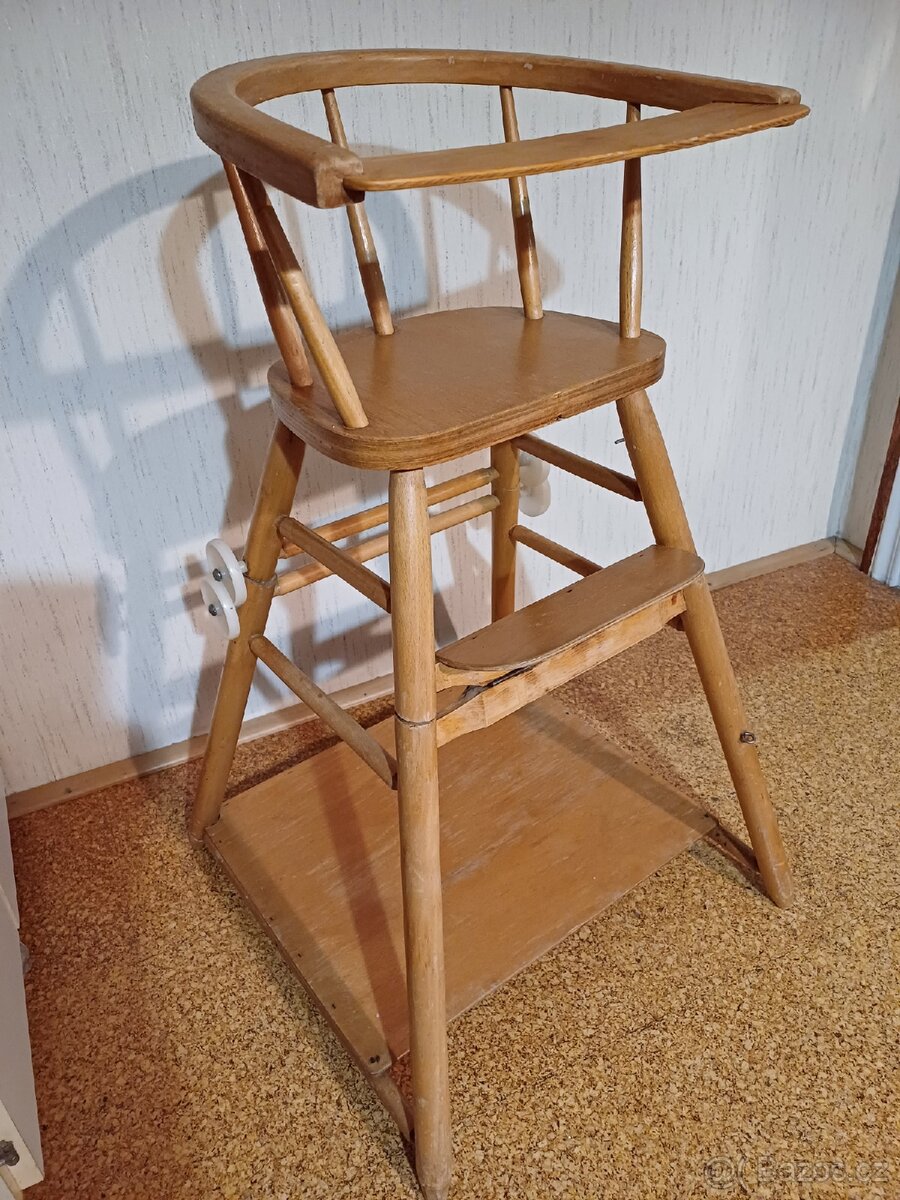 Dětská jídelní židle