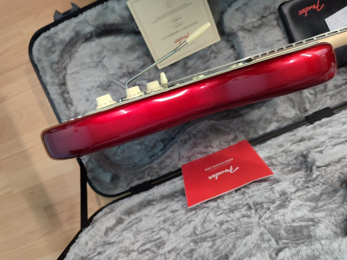 Americký profesionál Fender Stratocaster v autě