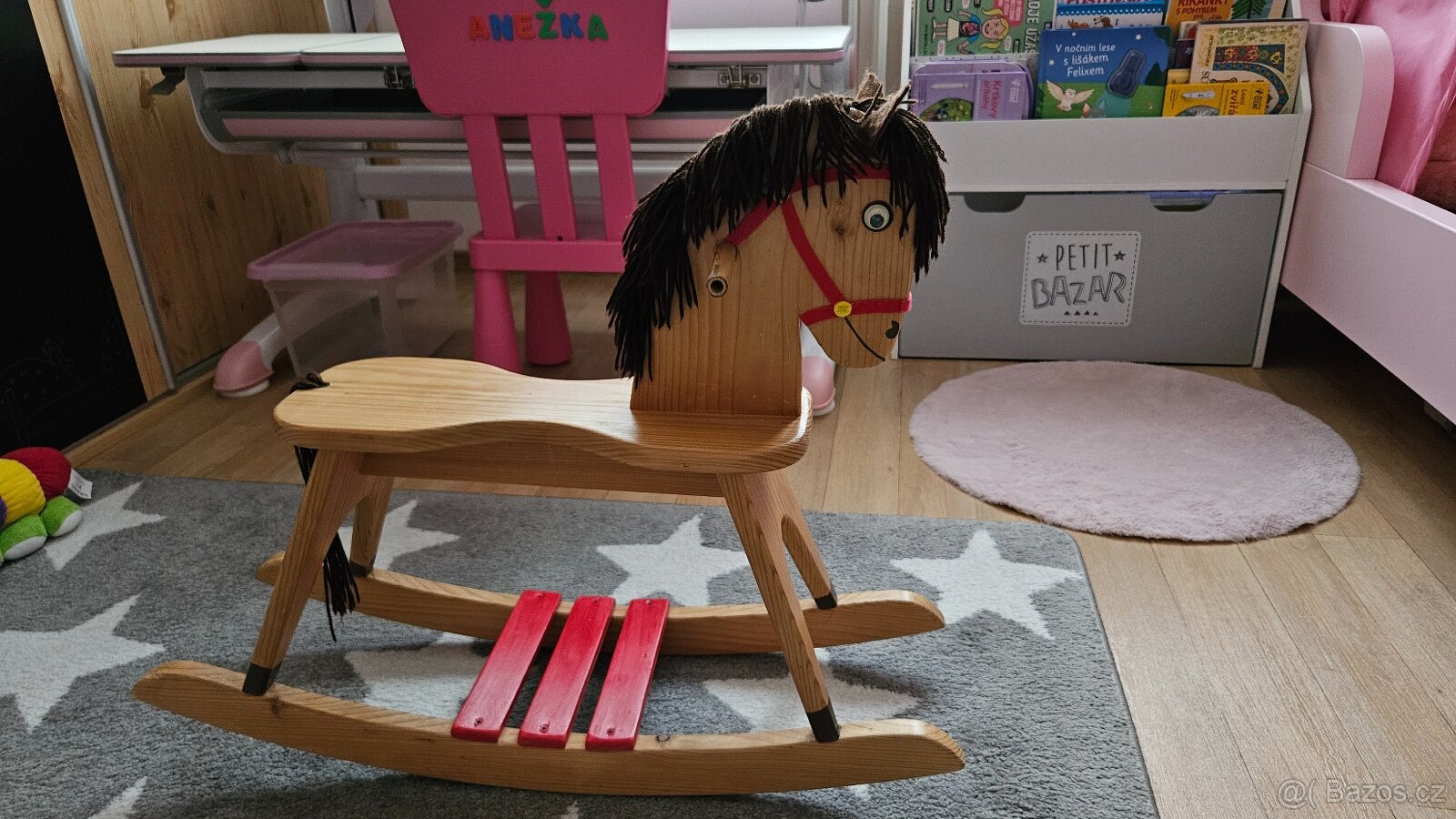 Dřevěný houpací kůň