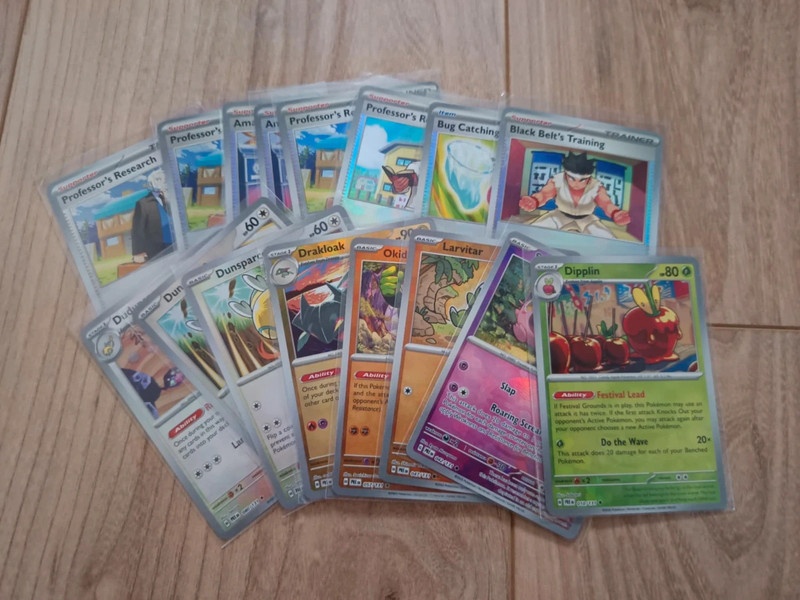 Pokémon Prismatic Evolution - pokeball karty