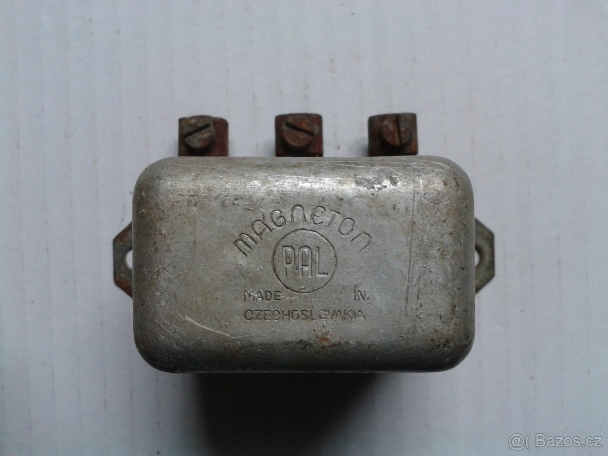 Dobíjecí mechanické relé