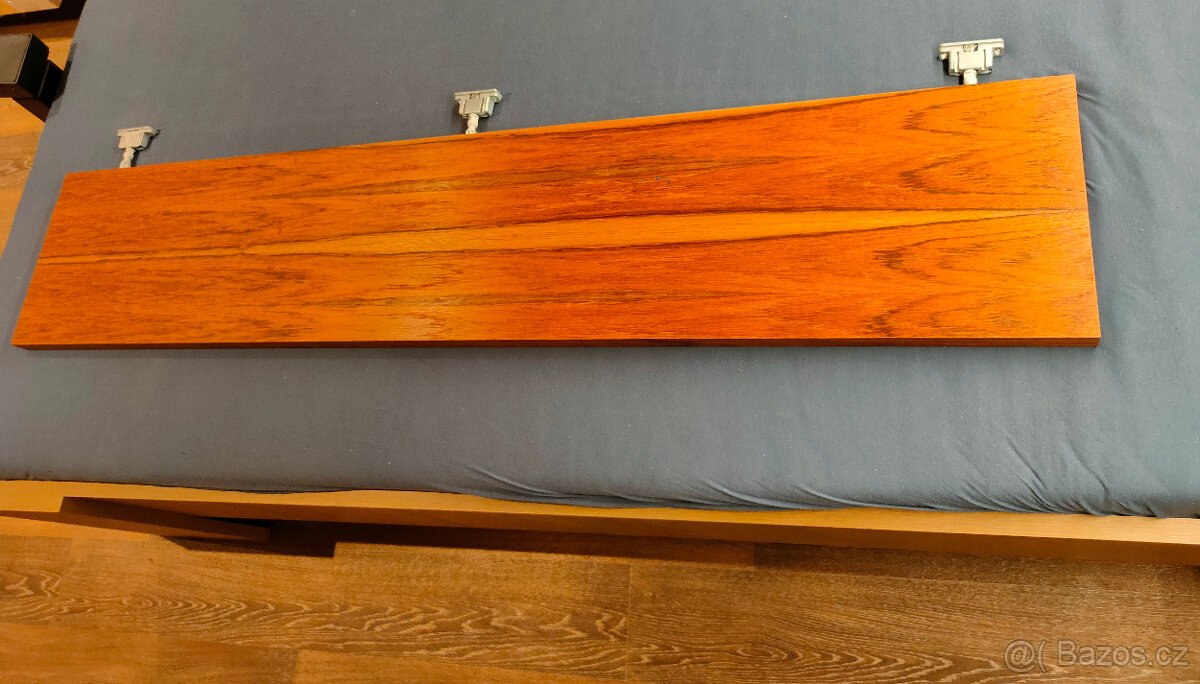 Nástěnná police, nová, 144x28x3,2 cm