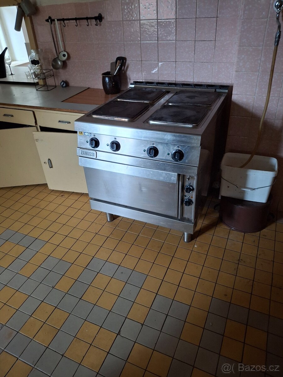 Průmyslový sporák elektrický