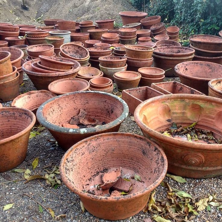 Keramické květináče za odvoz
