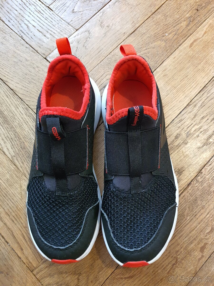 Dívčí botasky a sandály, vel. 34