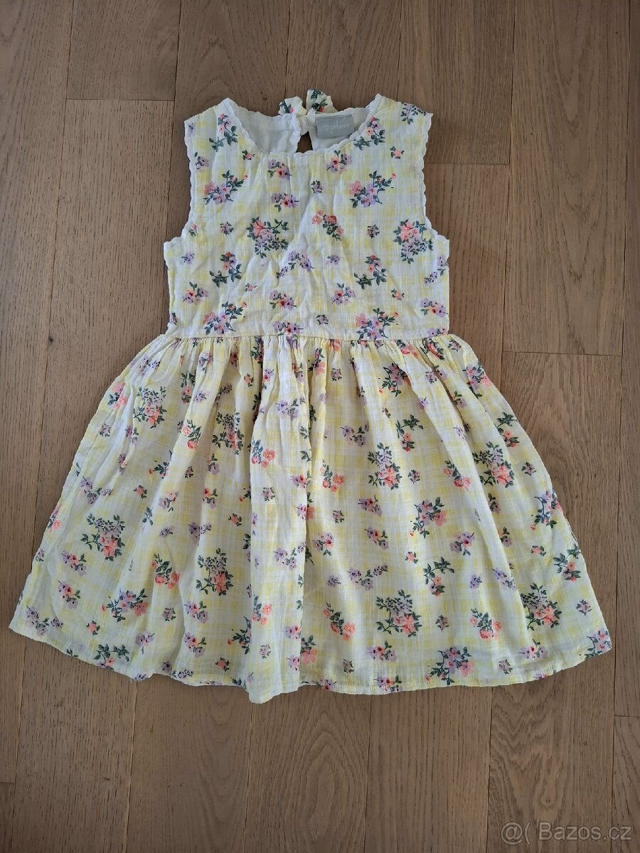 Dívčí šaty