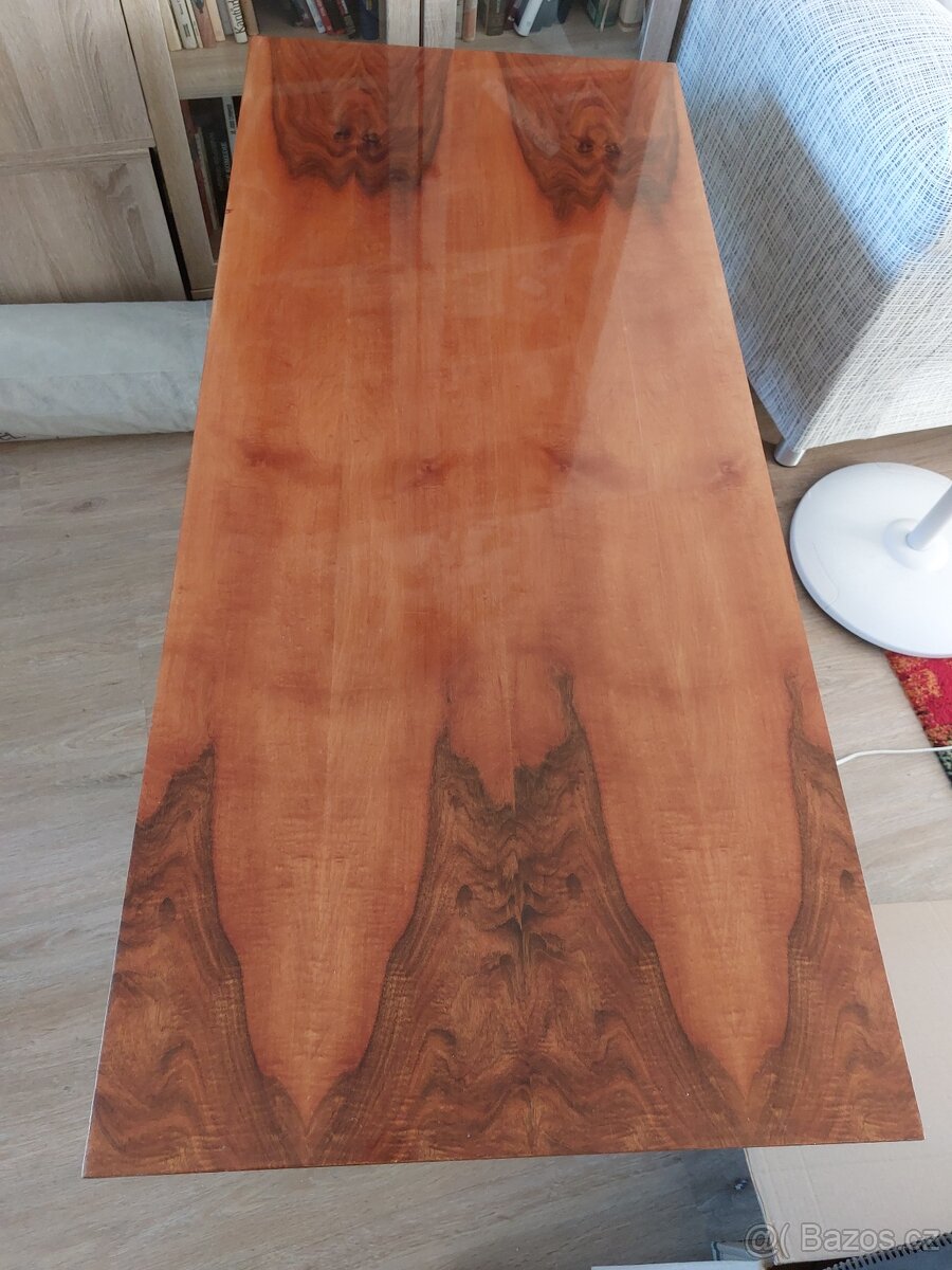 Prodám konferenční stolek