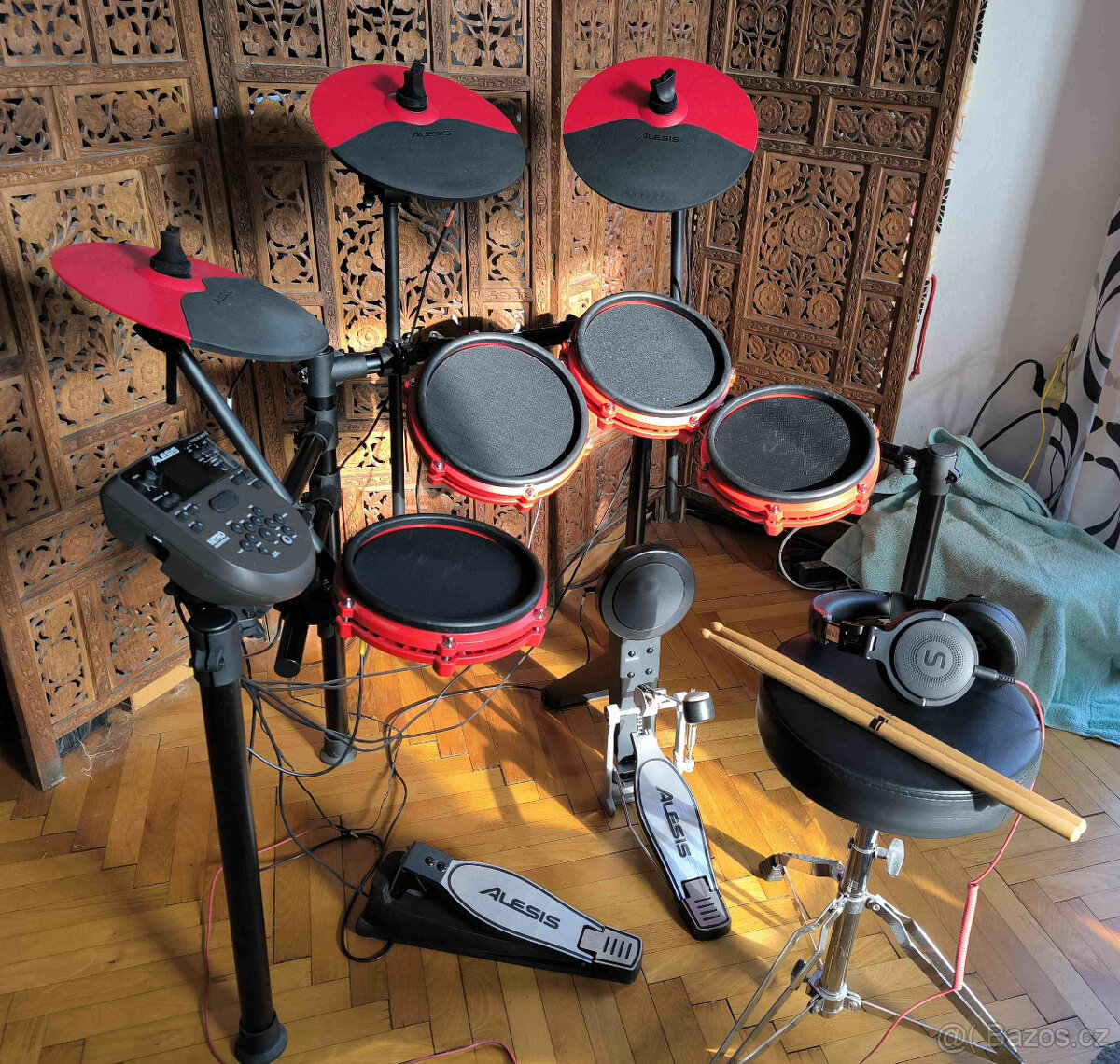 Alesis Nitro Mesh Kit – TOP stav + stolička + sluchátka