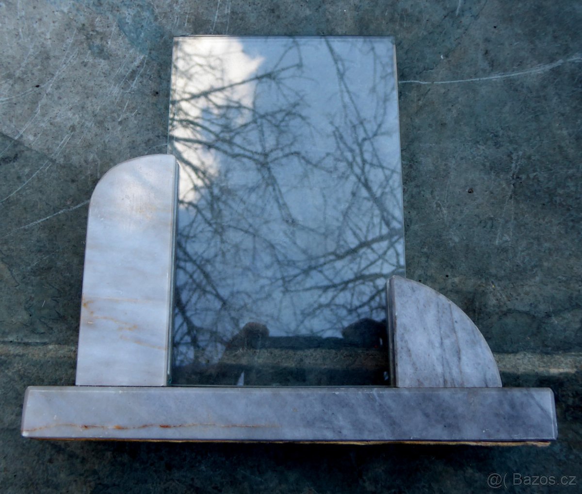 Kamenin.stojánek, mosazný postavec a sada závaží po dědovi